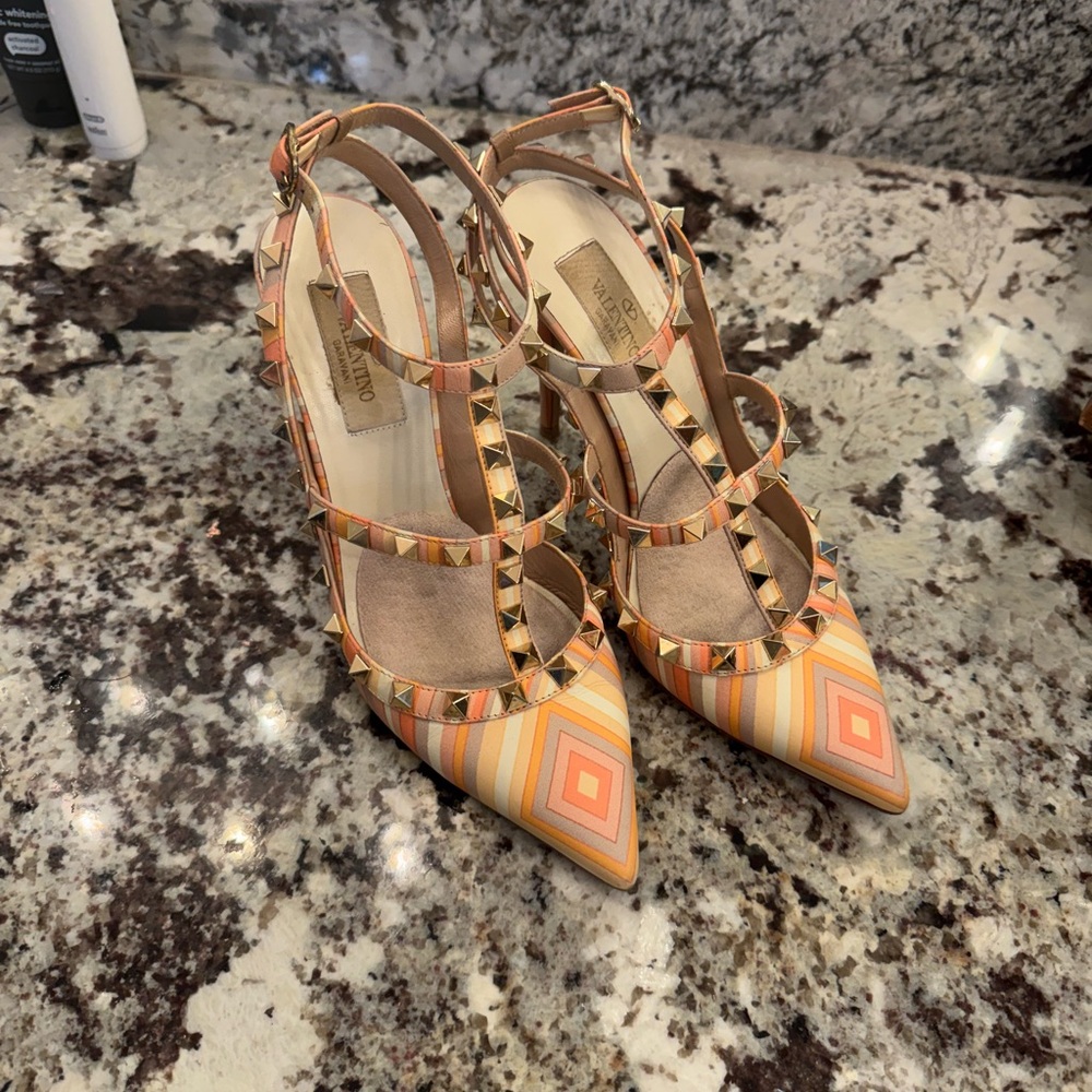 Valentino Women's Geometric Heels - Orange and Cream